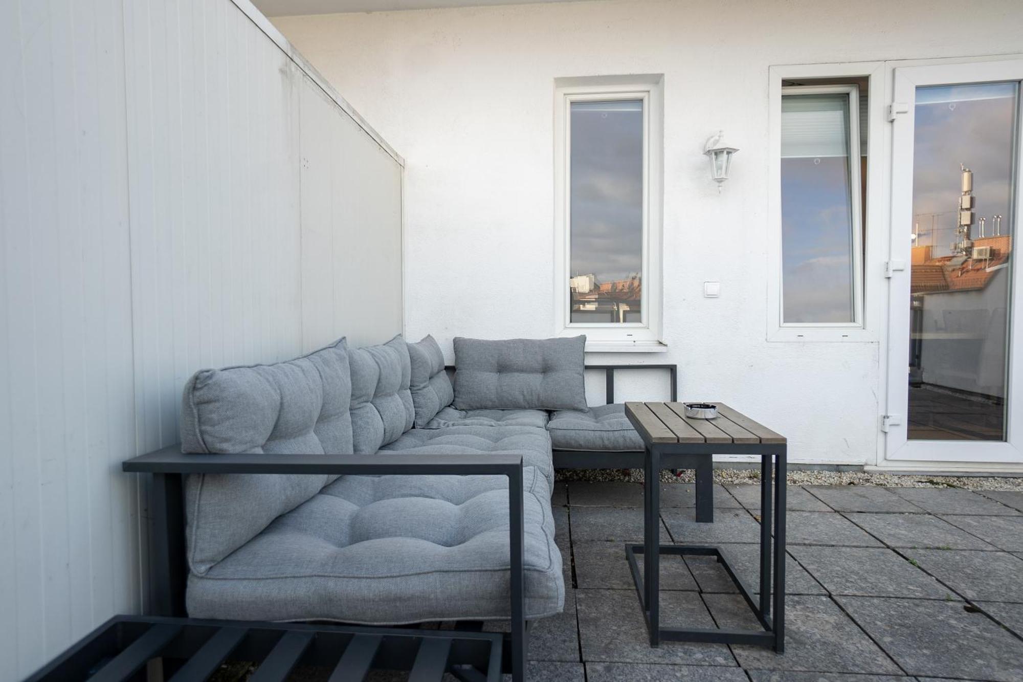 Apartment With A Private Terrace Located Right Near Belvedere Castle, 15 Minutes Away From Stephansdom Vídeň Exteriér fotografie